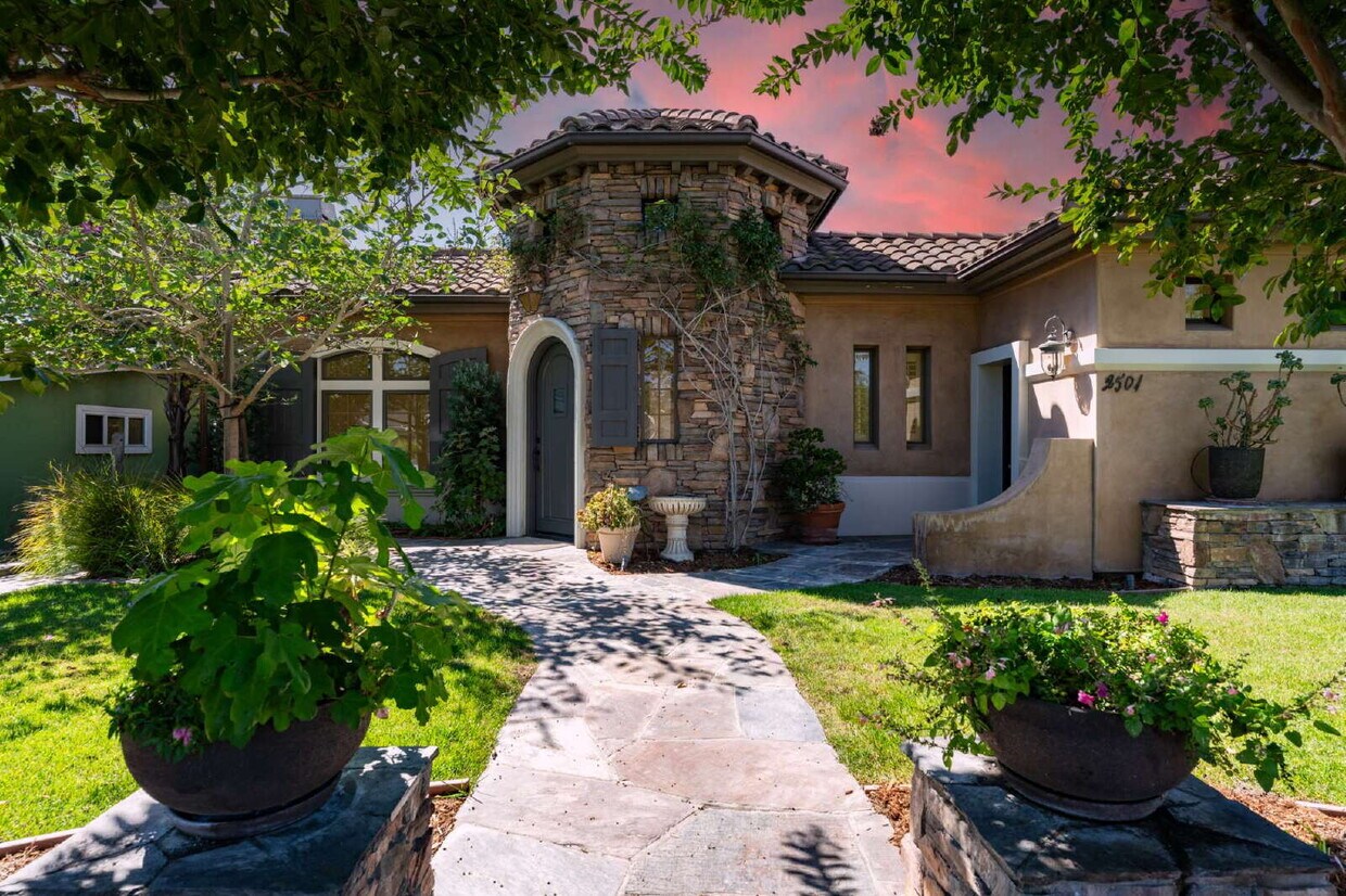 Foto principal - Sophisticated Mediterranean Villa in Newpo...