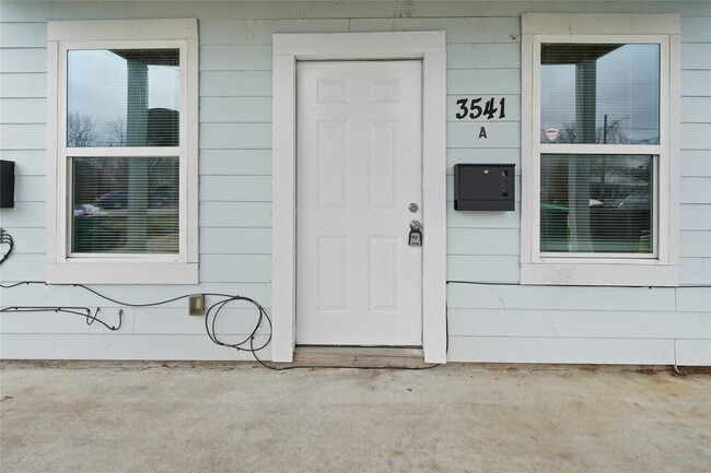 Foto del edificio - 3541 Mt Pleasant St