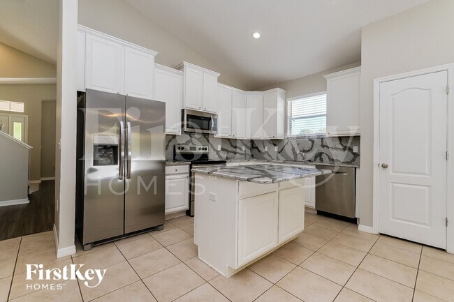 Building Photo - 12050 Colony Lakes Blvd