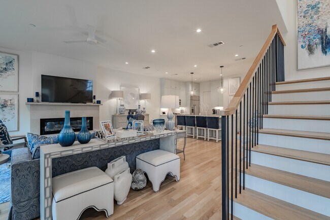 Foto del edificio - Open Concept custom build by Hudson Co in Highland Park!