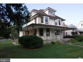 Building Photo - 745 Highland Ave