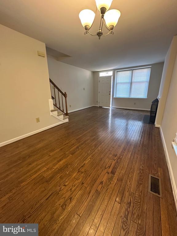 Building Photo - 529 Colecroft Ct