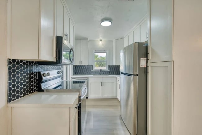 Foto del edificio - 719 NE 38th St