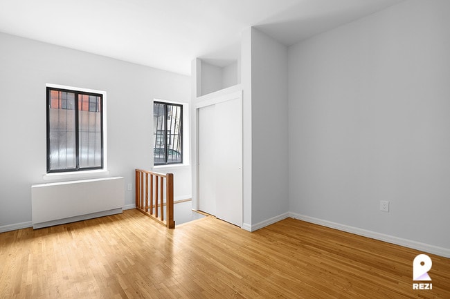 Building Photo - 417 E 83rd St