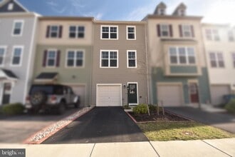Building Photo - 105 Gristmill Ct