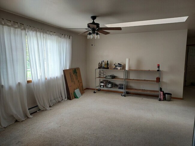 Building Photo - 3 Bed 2 Bath home in Manhattan