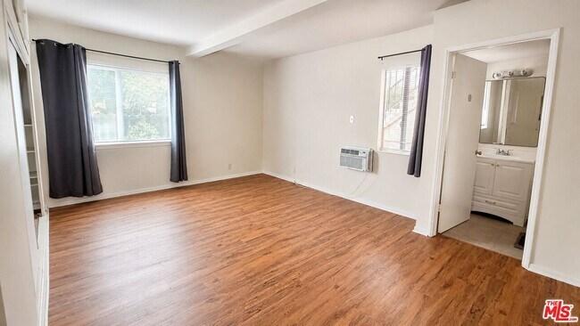 Foto del edificio - 3866 Bentley Ave