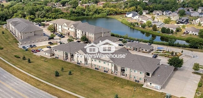 Building Photo - 1624 NW Prairie Lakes Dr