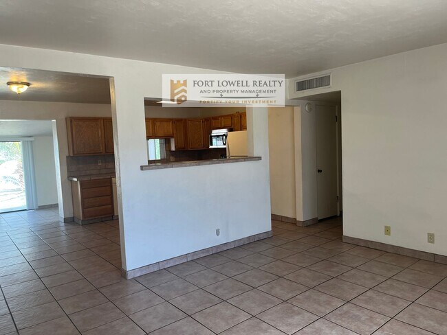 Foto del edificio - Coming Soon! 3 bedroom/2 bath large yard