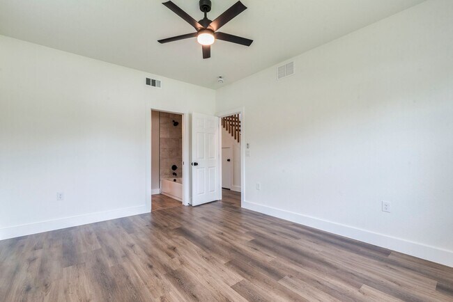 Foto del edificio - 3702 Tower View Ct