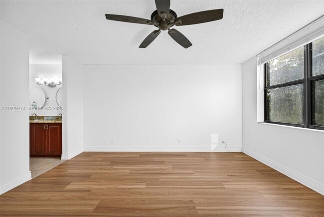 Foto del edificio - 3150 NW 42nd Ave