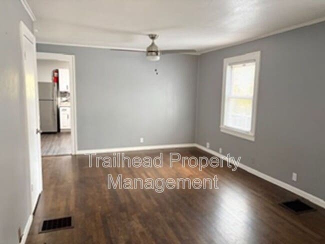 Building Photo - 2911 N Walnut St