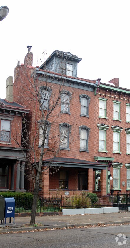 Primary Photo - 514 W North Ave