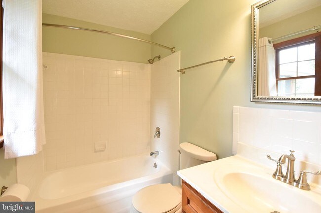 Foto del edificio - 515 Windy Ridge Rd