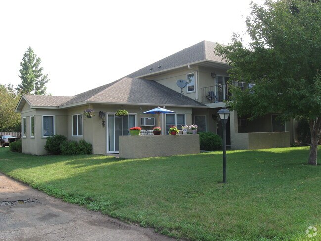 Foto del edificio - 1703 Fairway Dr