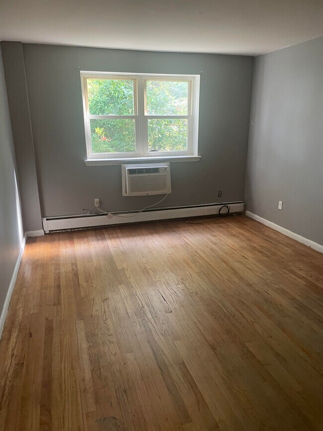 Foto del edificio - 70 Farmington Ave