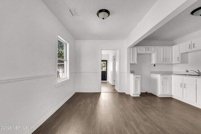 Foto del edificio - 1227 Dena St