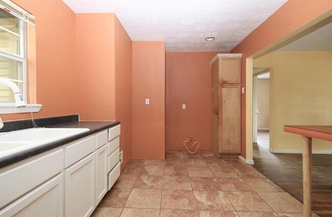 Foto del edificio - 3125 Hopper Rd