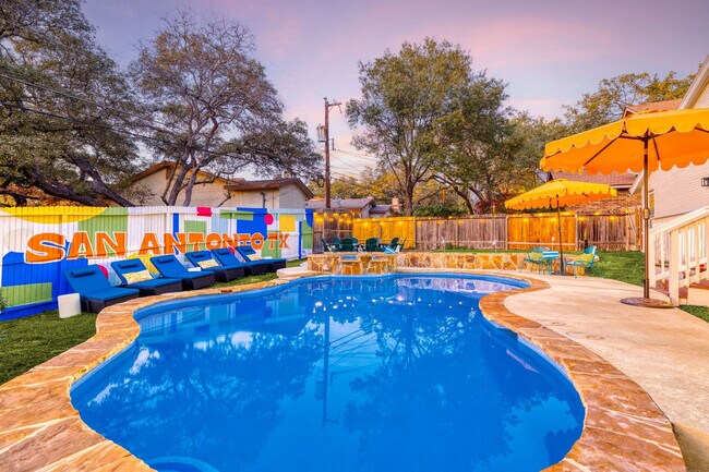 Foto del edificio - 3263 Swandale St