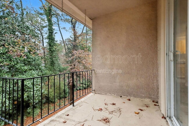 Foto del edificio - 2396 Lawrenceville Hwy