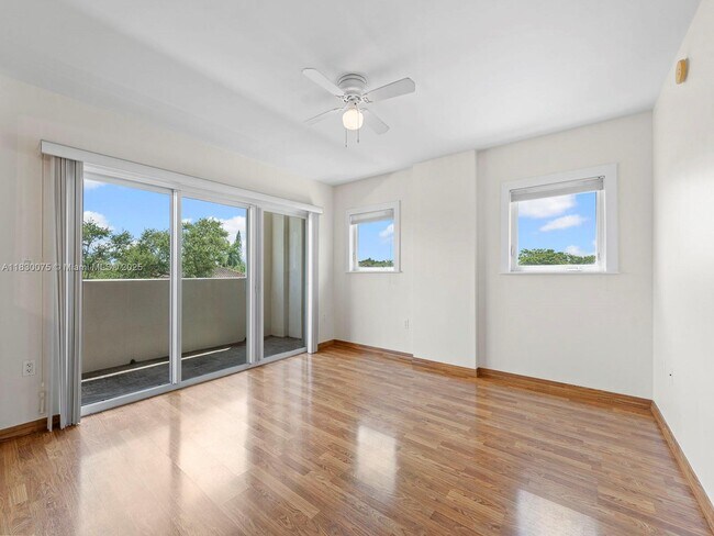 Foto del edificio - 2740 SW 28th Terrace