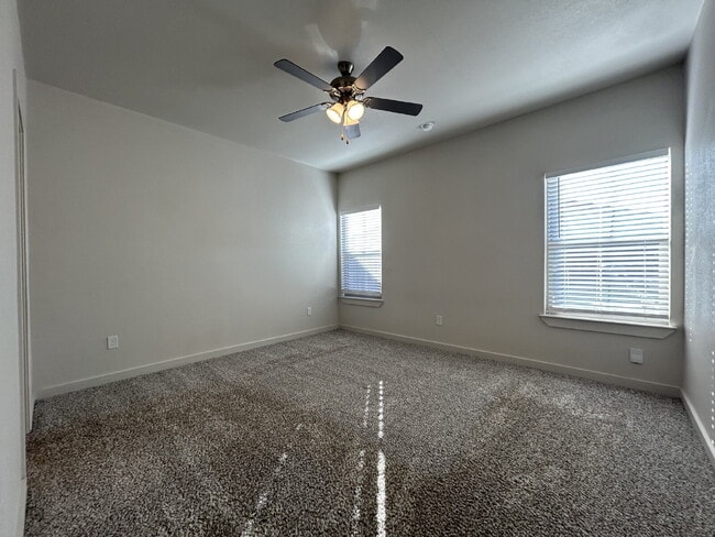 Foto del edificio - Beautiful New Townhome Located South Of Town Near Cooper Elementary