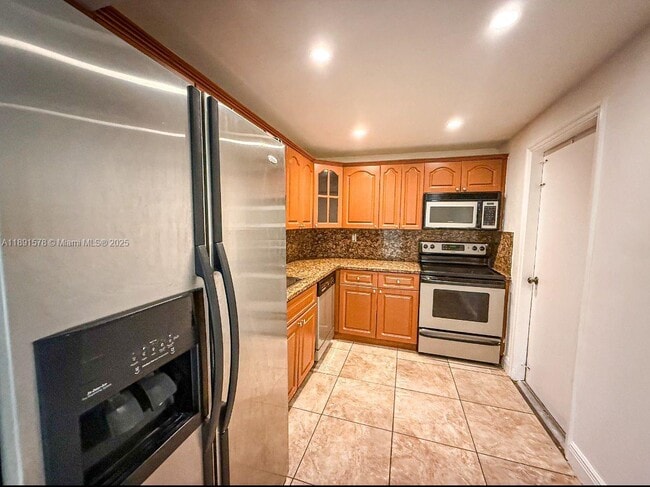 Foto del edificio - 7917 SW 104th St