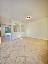 Building Photo - 10101 Tin Maple Dr