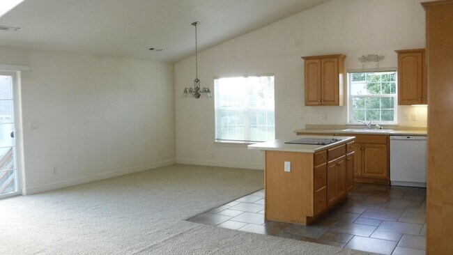 Building Photo - 96413 Oceanside E Dr