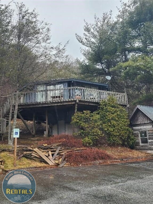 Foto del edificio - 2398 NC-105