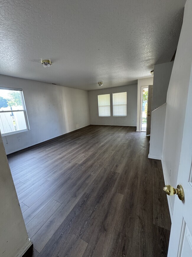 Foto del edificio - 306 W Wood Owl Dr