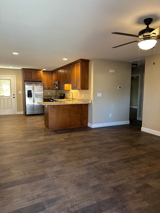 Foto del edificio - 156 Lakewood Ave