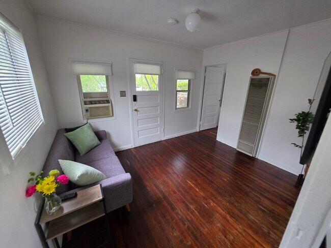 Foto del edificio - 6419 Ruby St