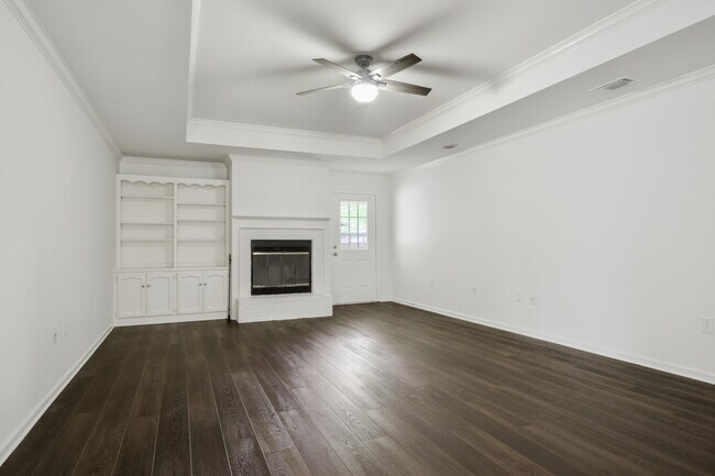 Foto del edificio - 7738 Menlo Dr