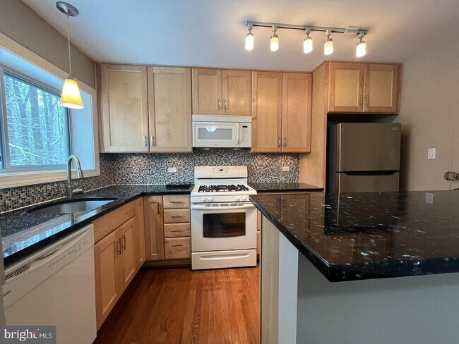 Foto del edificio - 10619 Weymouth St