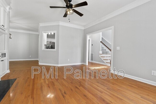 Foto del edificio - 104 River Creek Dr
