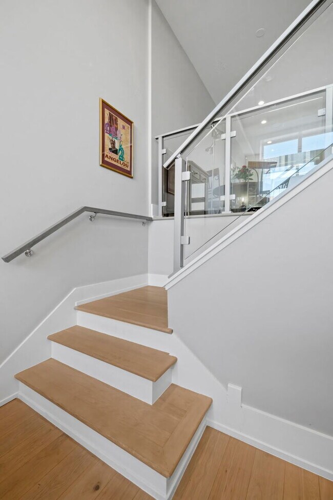 Foto del edificio - 1011 E 62nd St