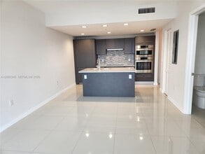 Building Photo - 7875 NW 107th Ave