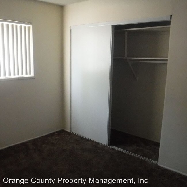 Building Photo - 2611 E Park Ln