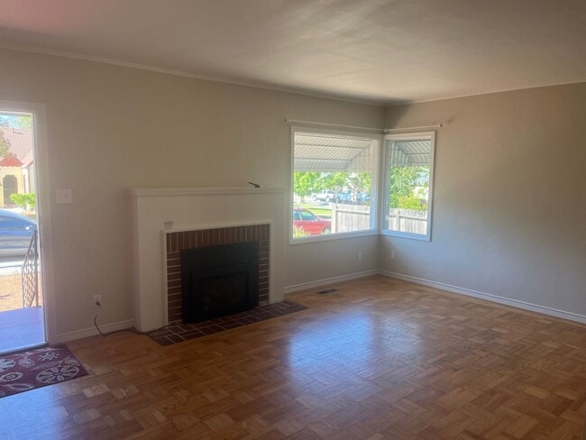 Building Photo - Adorable 2 bedroom 1 Bathroom Located in N...