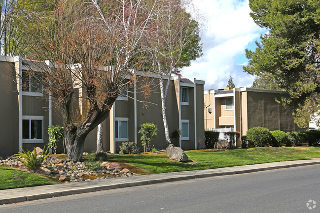 Foto del edificio - Creekside Apartments