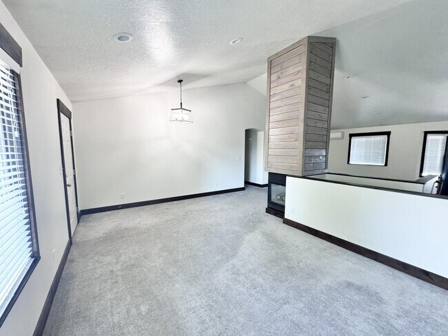 Building Photo - 2101 W 325 S