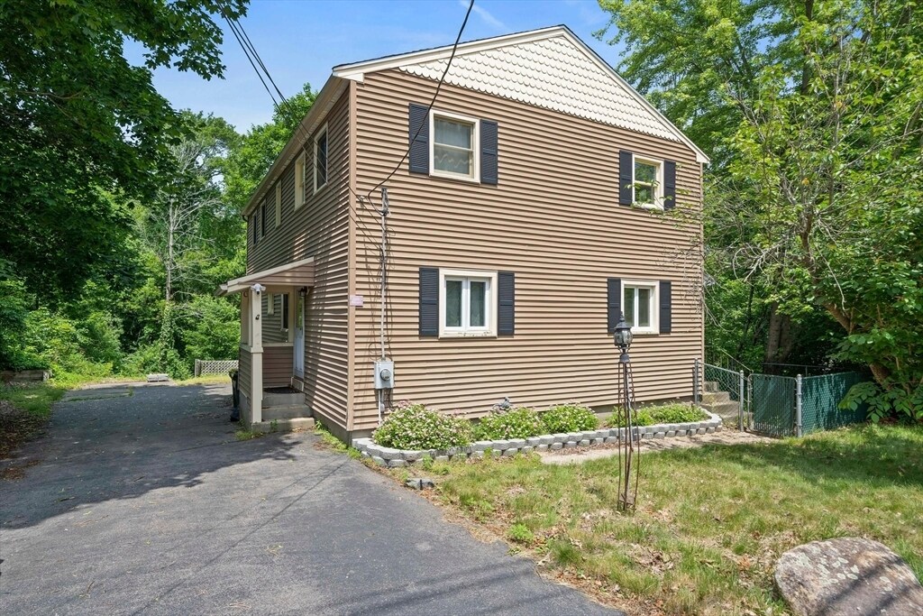 Foto principal - 585 Washington St