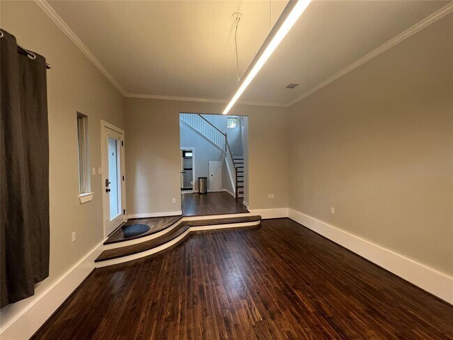 Building Photo - 1309 Chestnut Ave