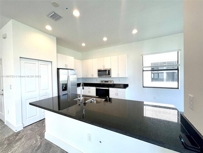 Building Photo - 5673 Cerva Ln