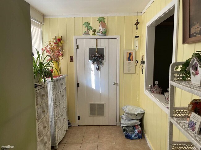 Building Photo - 1 br, 1 bath Condo - 1C Central St # 1C