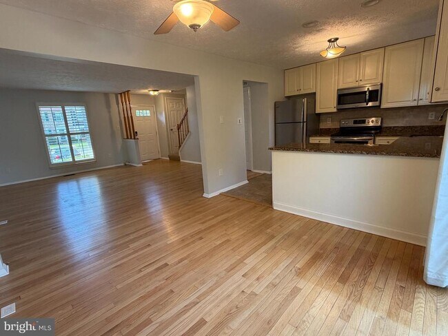 Building Photo - 674 Cog Ct