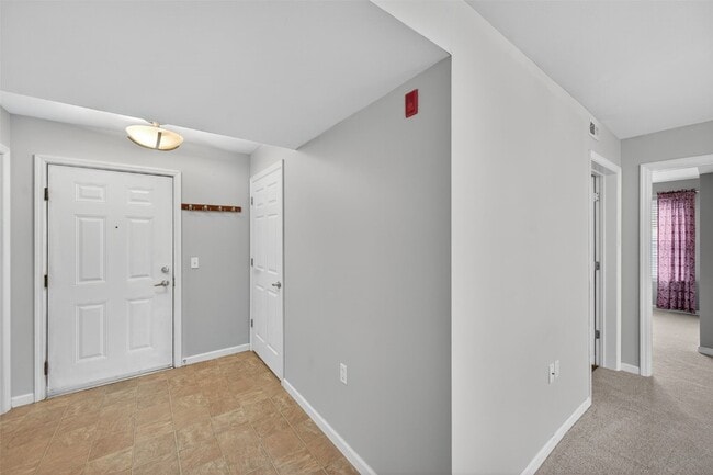 Building Photo - 1313 Piedmont Cir