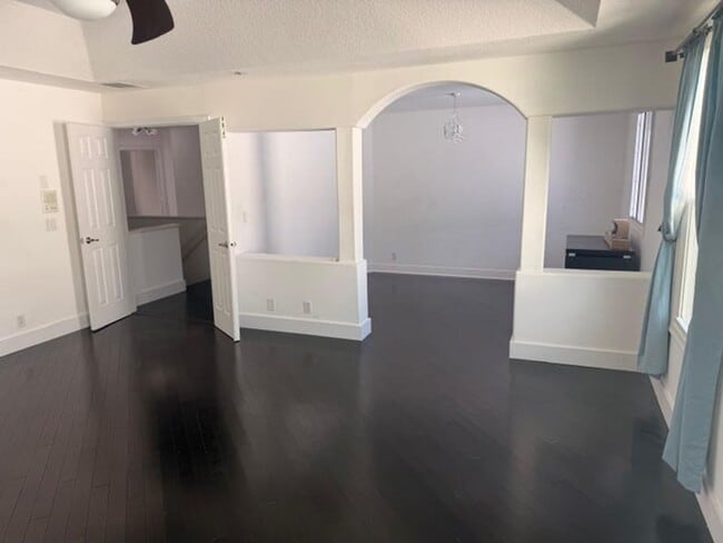 Foto del edificio - 1226 Avondale Ln