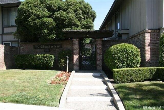 Primary Photo - 1351 Buckingham Way